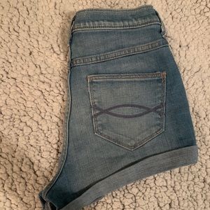Abercrombie & Fitch High Rise shorts🌞